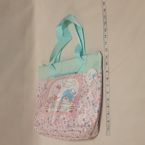 NEW Hello Kitty cooler lunch bag Sanrio Loot Crate - Picture 4 of 8